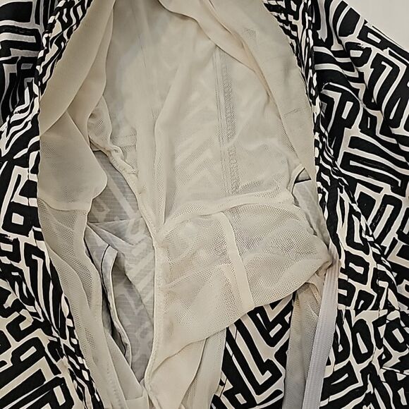 - Onia Men's Calder 7.5 inch Print Swim Trunk SZ. 32 - Picture 9 of 13